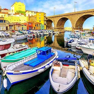 Une Calanque Au Coeur De La Marseille