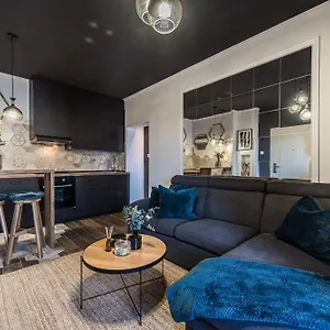 https://apartments-marant-free-private-parking.hotelinzadar.com